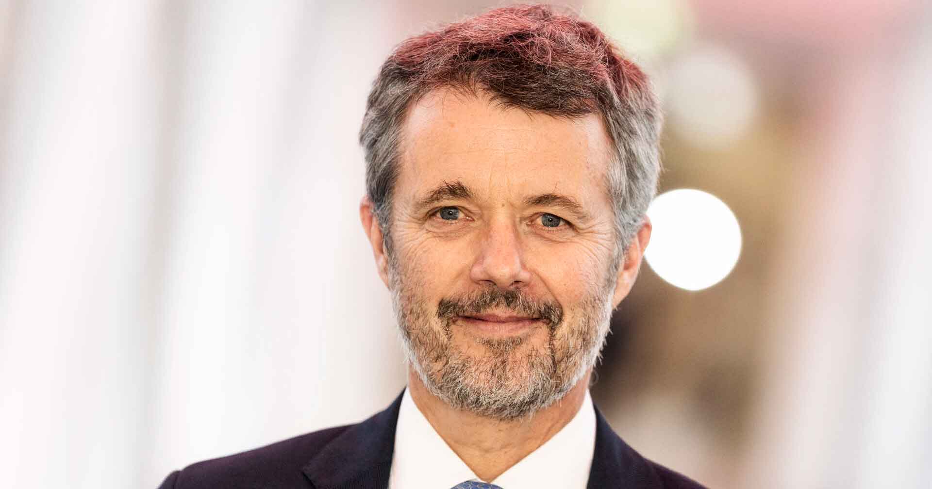 Kong Frederik taler varmt om sin afdøde far.