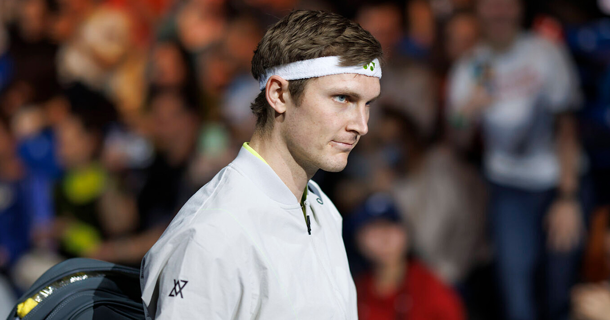 Badmintonspilleren Viktor Axelsen er netop blevet opereret i ryggen.