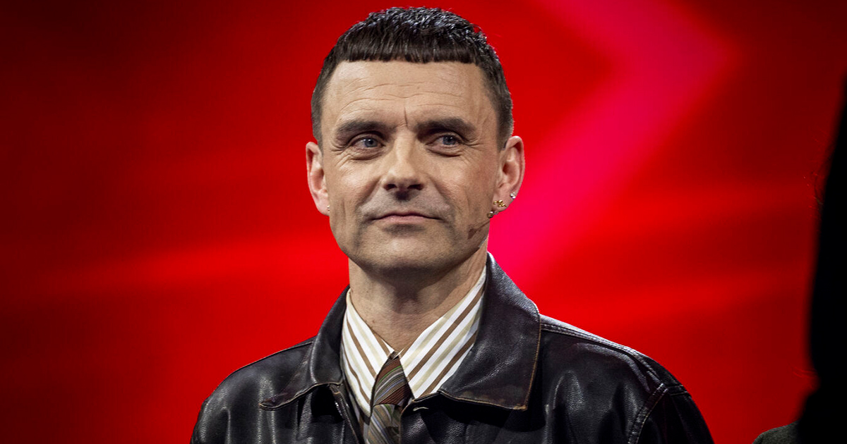 TV 2 arbejder på højtryk for at finde Simon Kvamms afløser i 'X Factor'.