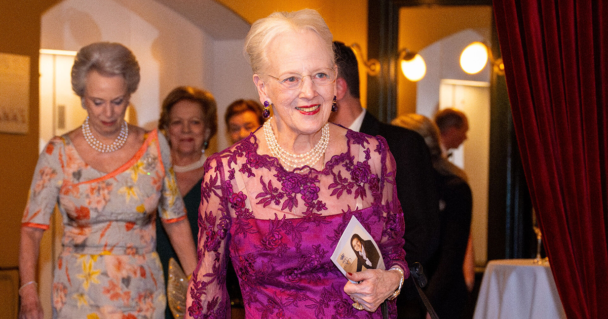 Dronning Margrethes fødselsdag markeres med nye portrætter af hende.