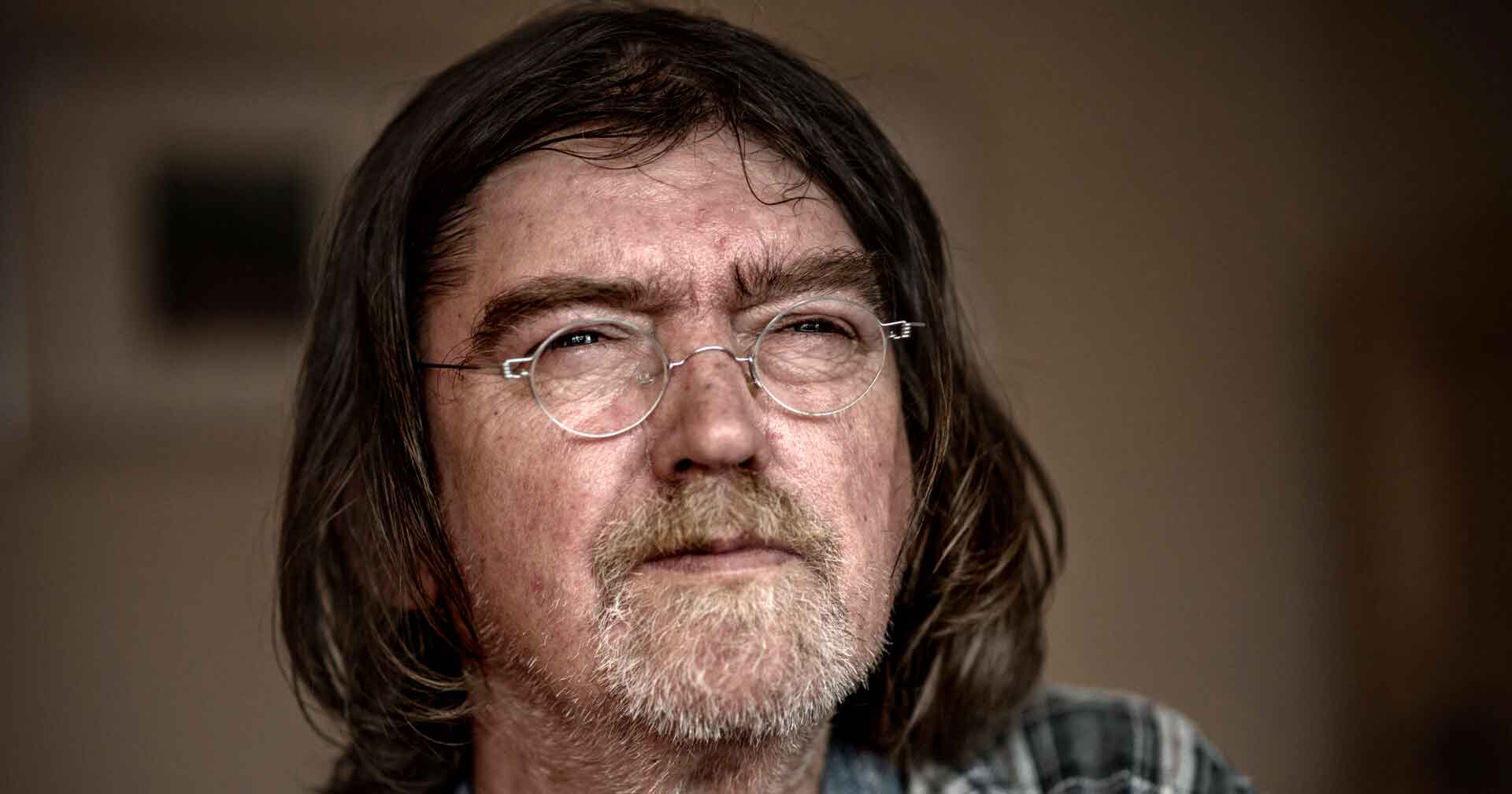 Ordene på Johnny Madsens gravsten er blevet afsløret