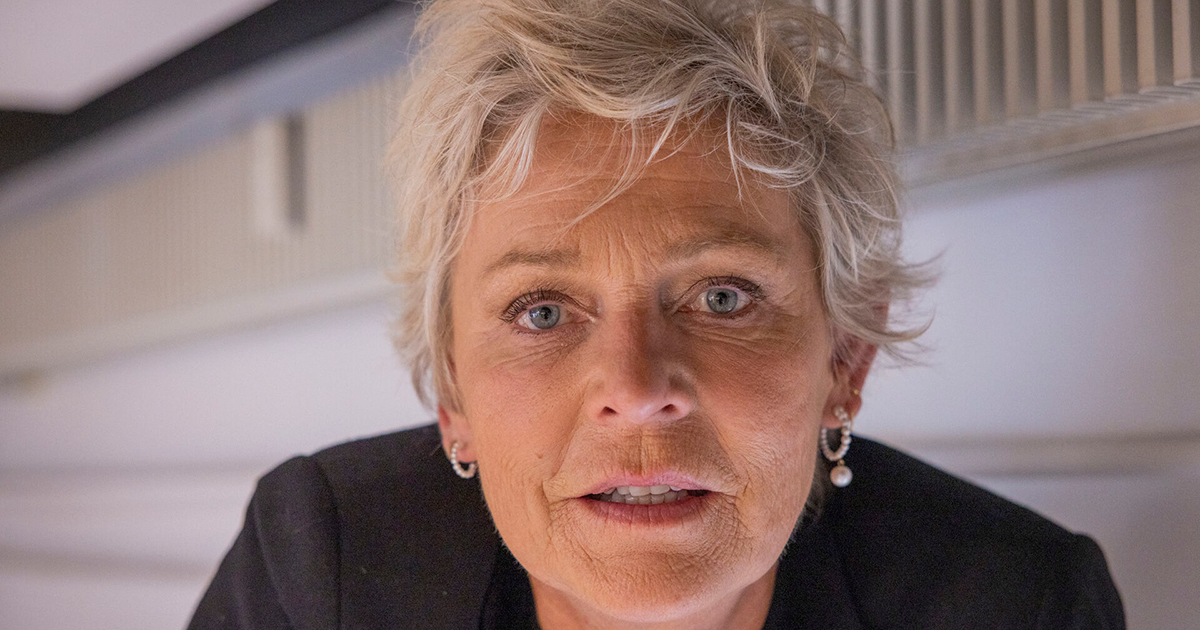 Instruktøren bag Tivolirevyen taler nu ud om Søs Egelinds exit.
