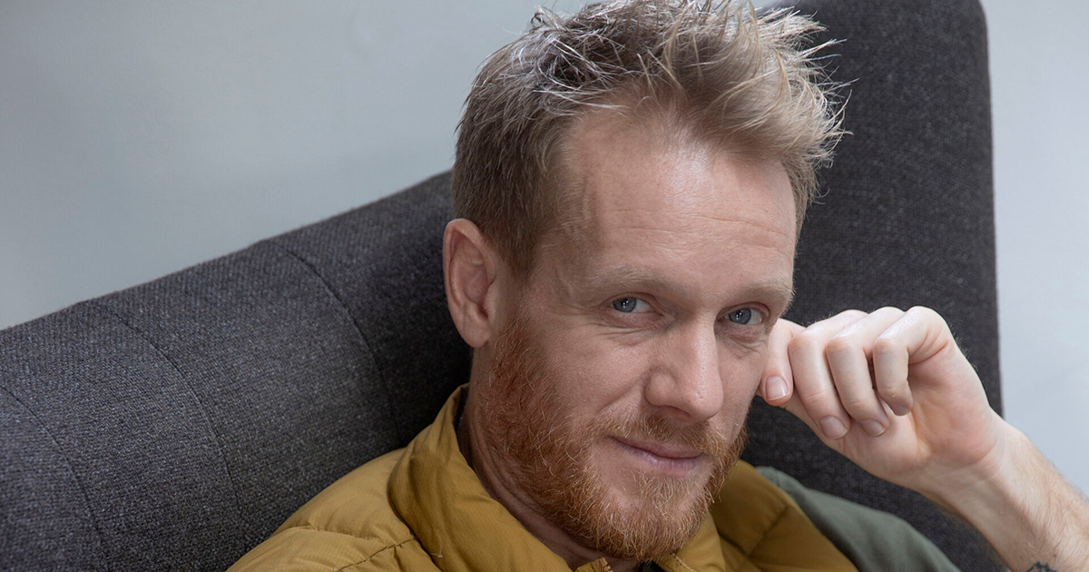 DR-værten Tobias Hansen har fået en rørende gave fra sine kolleger.
