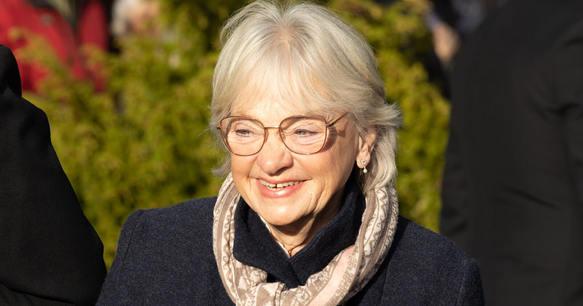 Politikeren Pia Kjærsgaard giver nu en status, efter hun kom til skade med foden.