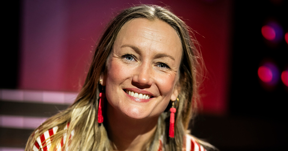 TV-vært Sara Lygum overtager nu værtsrollen på 'Vi drukner i rod'.