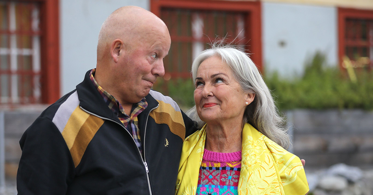 Frank og Lise-Lotte lader følelserne få frit løb i 'Hotel Romantik'.
