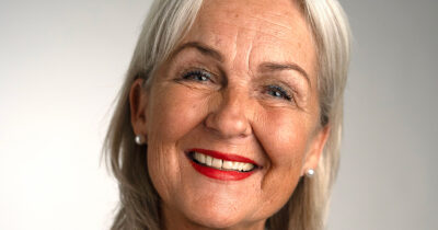 Lise-Lotte forholder sig nu til mændenes store interesse på 'Hotel Romantik'.