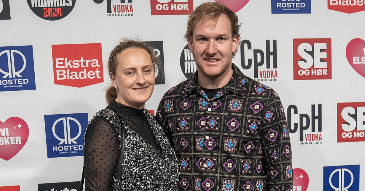 Maja og Carsten kan nu endelig bekræfte, at de er kærester.