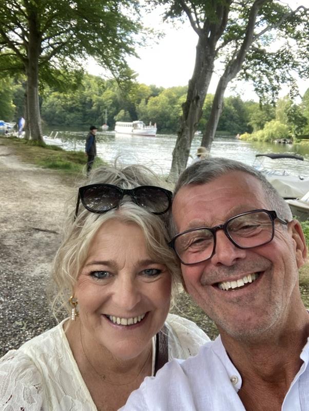 Steen fra Hotel Romanik sammen med sin nye kæreste, Gitte