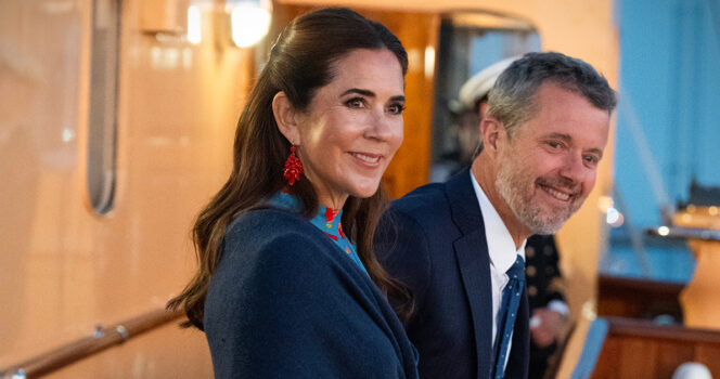 Kongeparret afholdt reception på Dannebrog efter deres første dag på årets sommertogt.