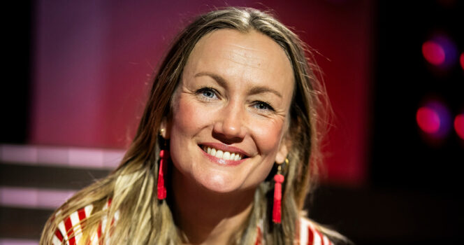 Sara Lygum kommer nu med en særlig opfordring til seerne derude.
