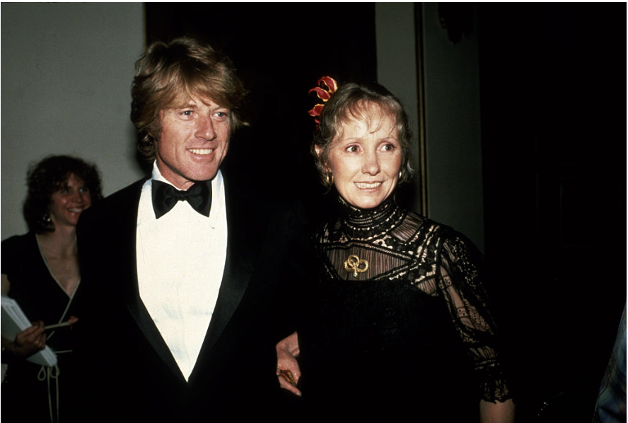 Robert Redford og ekskonen Lola deltager i den 53. Oscar-uddeling omkring 1981 i Los Angeles, Californien.