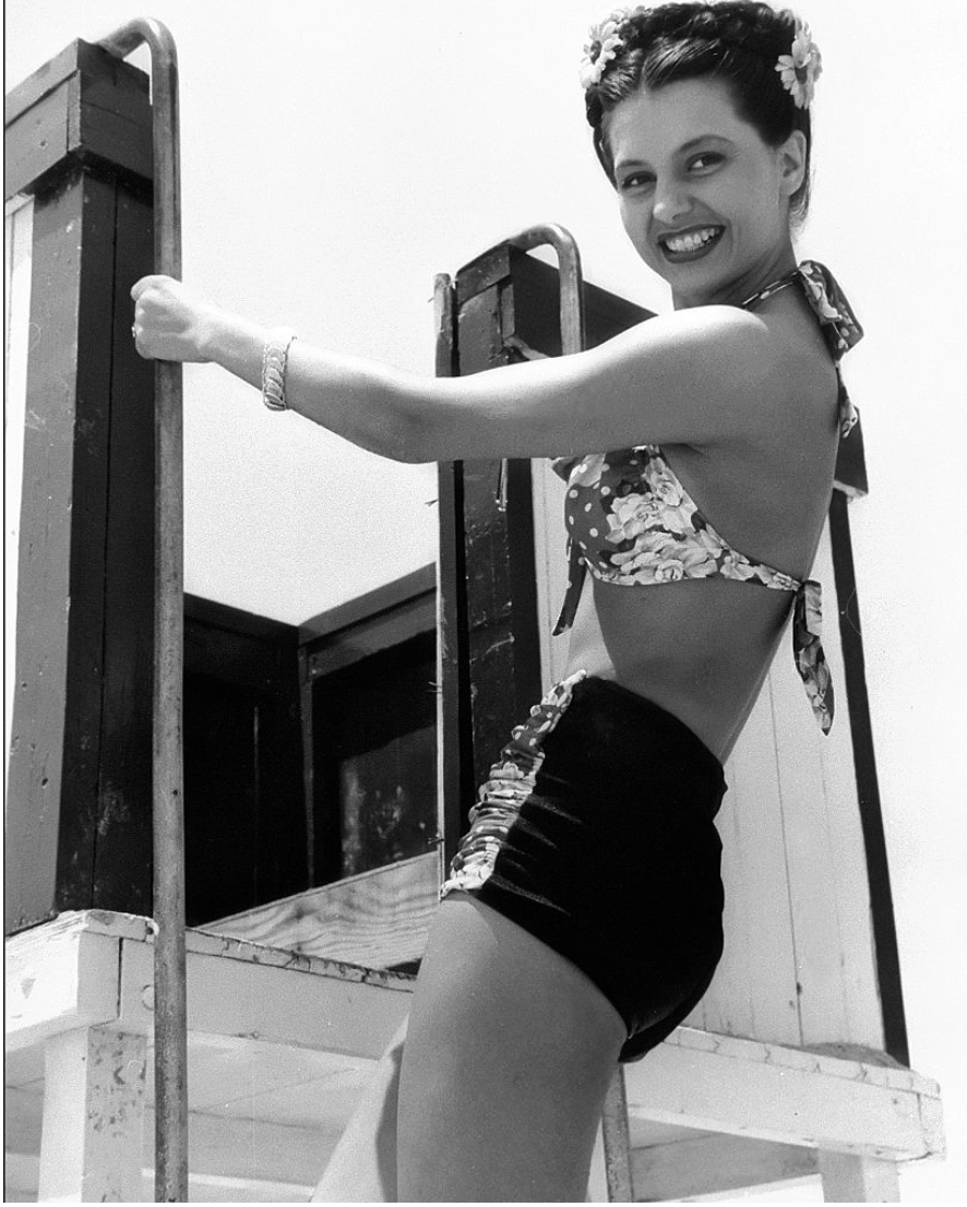 Cyd Charisse, circa 1950. 