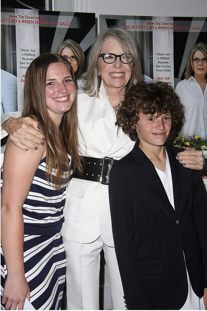 Dexter Keaton, Diane Keaton og Duke Keaton deltager i premieren på "Det er aldrig for sent" i Guild Hall den 6. juli 2014 i East Hampton, New York.