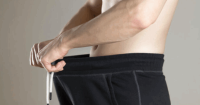 Mænd har for vane at have hånden i bukserne.