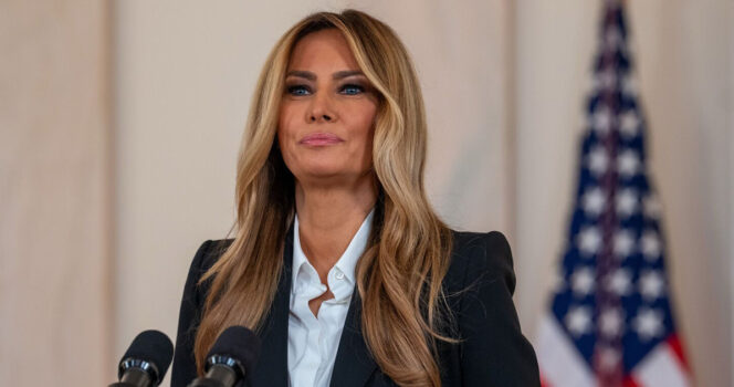 Melania Trump er nu blevet sagsøgt af journalist.