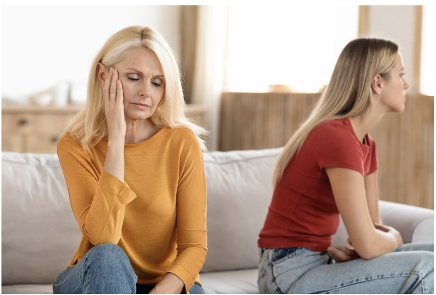 Der kan lægge konflikter til grund for, at forældre og børn stopper med at tale sammen. 