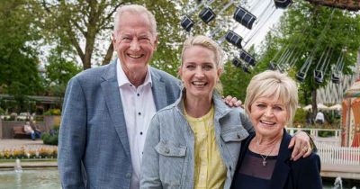 Annette Heick sammen med forældrene Keld og Hilda Heick.