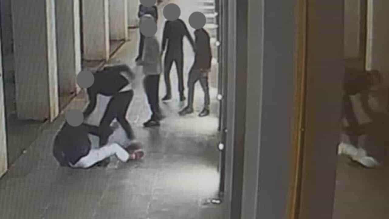 Milano: 22enne rapinato e accoltellato per 50€ resta invalido