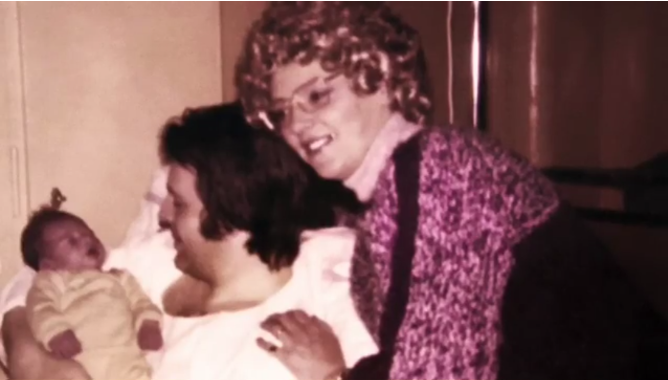 L’infanzia tra luci e ombre in Svizzera di Michelle Hunziker L’infanzia tra luci e ombre in Svizzera di Michelle Hunziker