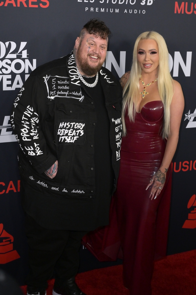 Jelly Roll e la moglie Bunnie Xo hanno rivelato di voler mettere fine al loro matrimonio dopo una storia d'amore durata 10 anni. Credit: Shutterstock