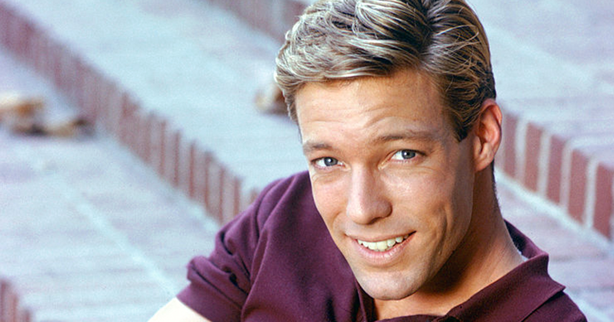 Richard Chamberlain lacht