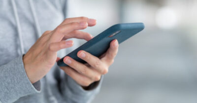 iemand op telefoon