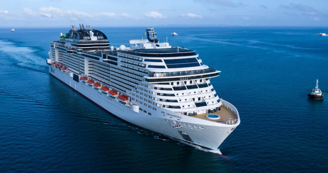 cruiseschip op zee