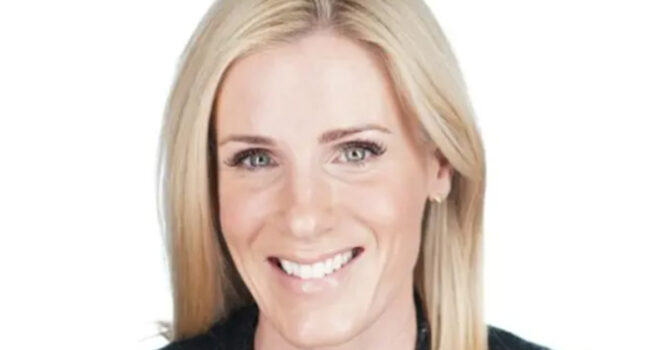 coldplay kisscam vrouw