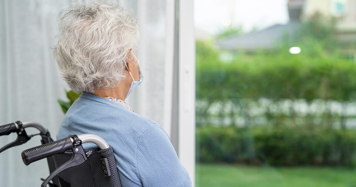 Personne âgée dans un fauteuil