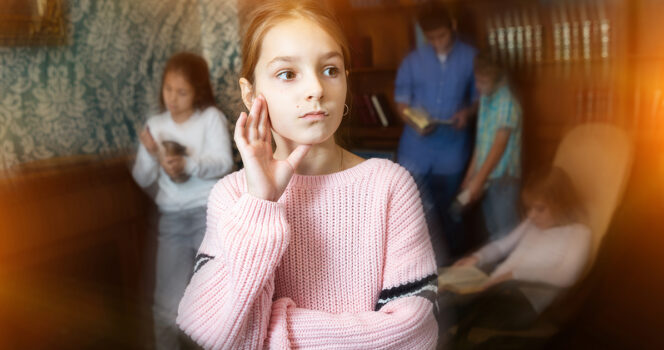 Des jeunes filles perplexes